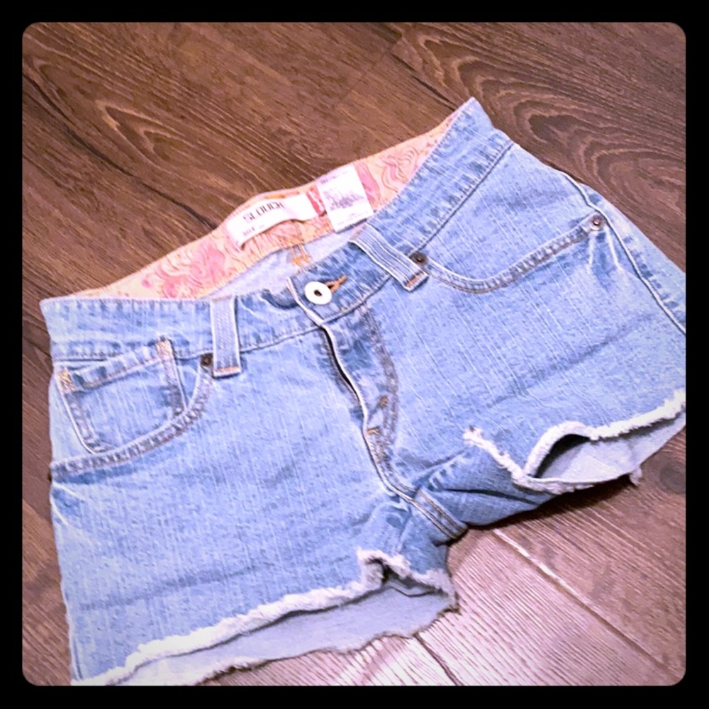 Levi’s Slouch 504 cutoff shorts